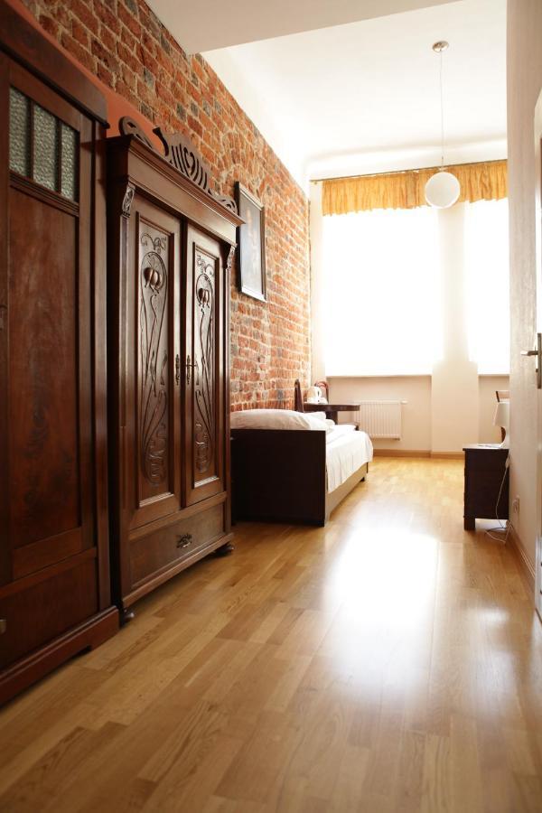 Bed and Breakfast Dom Notre Dame à Wrocław Extérieur photo