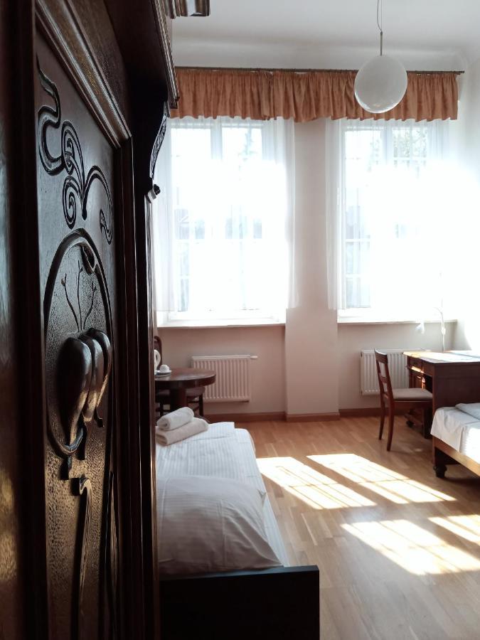 Bed and Breakfast Dom Notre Dame à Wrocław Extérieur photo