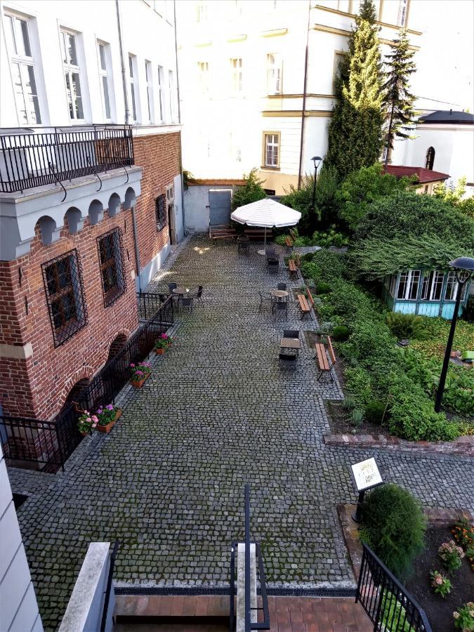 Bed and Breakfast Dom Notre Dame à Wrocław Extérieur photo